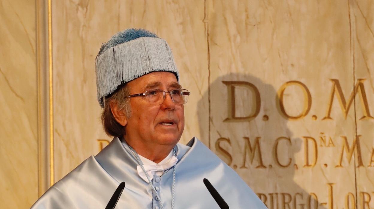 Serrat, durante su intervención tras ser investido doctor honoris causa en la Universidad pública aragonesa