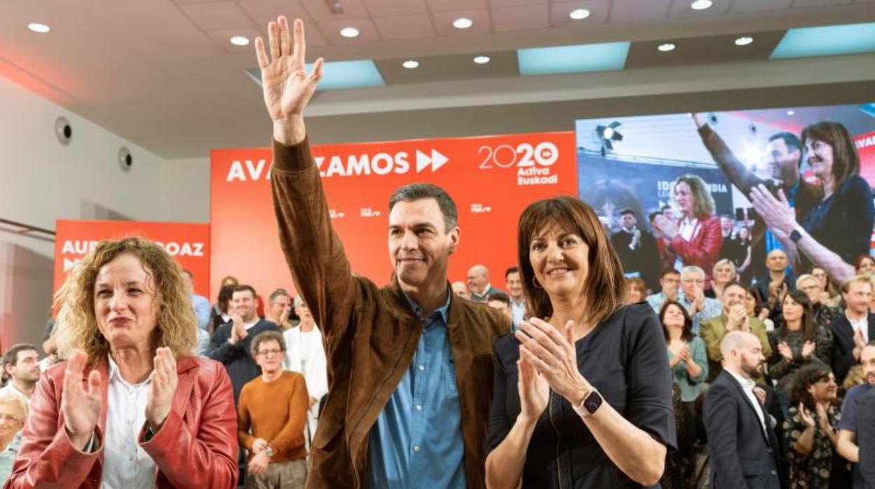 Pedro Sánchez e Idoia Mendía en Vitoria