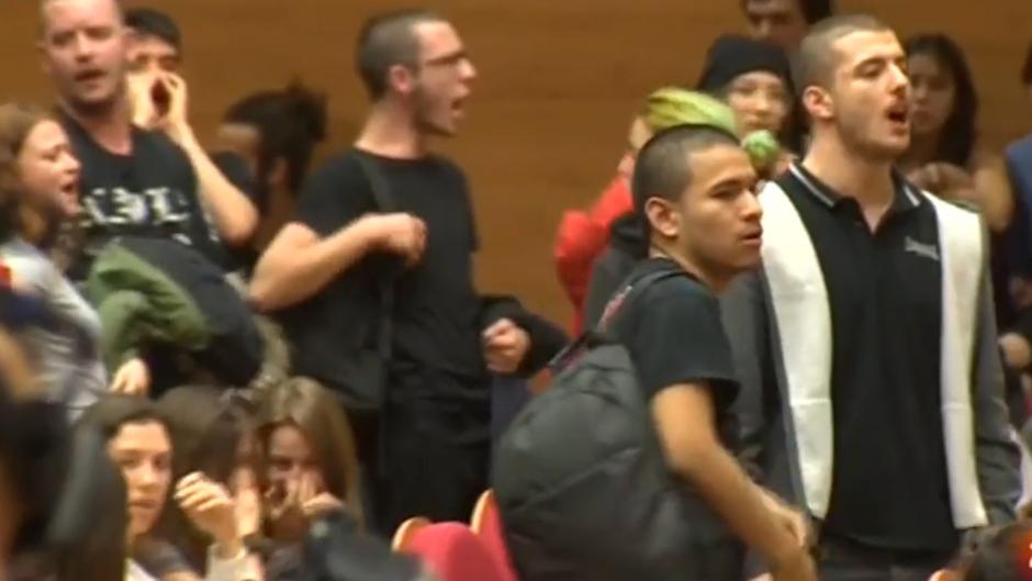 Un grupo de ultras de izquierda boicotean el acto de Pablo Iglesias en la Complutense