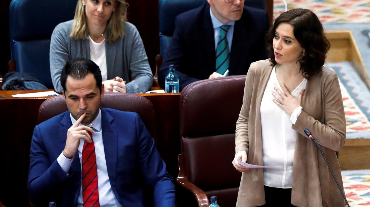 La presidenta Díaz Ayuso y el vicepresidente Aguado, en la Asamblea de Madrid