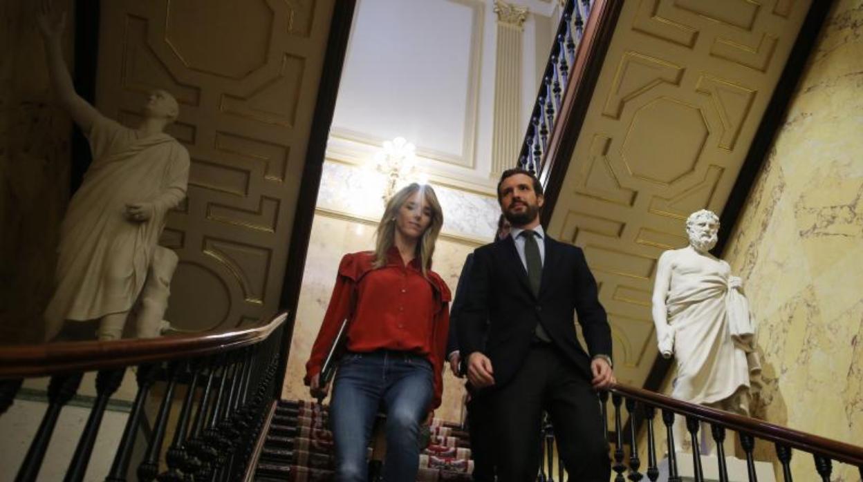 Cayetana Álvarez de Toledo y Pablo Casado, en el Congreso de los Diputados