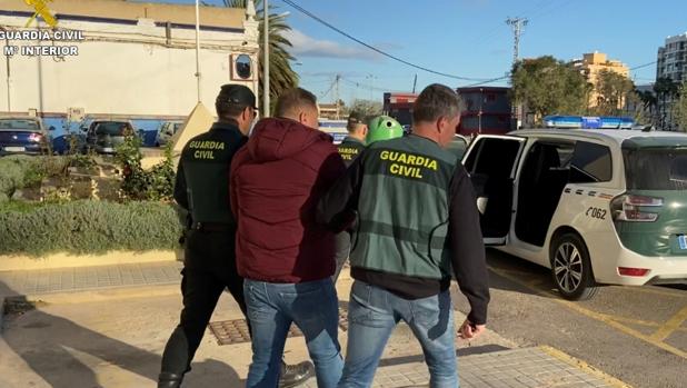 Detenido en Cullera un traficante que intentó atropellar a dos gendarmes en Francia