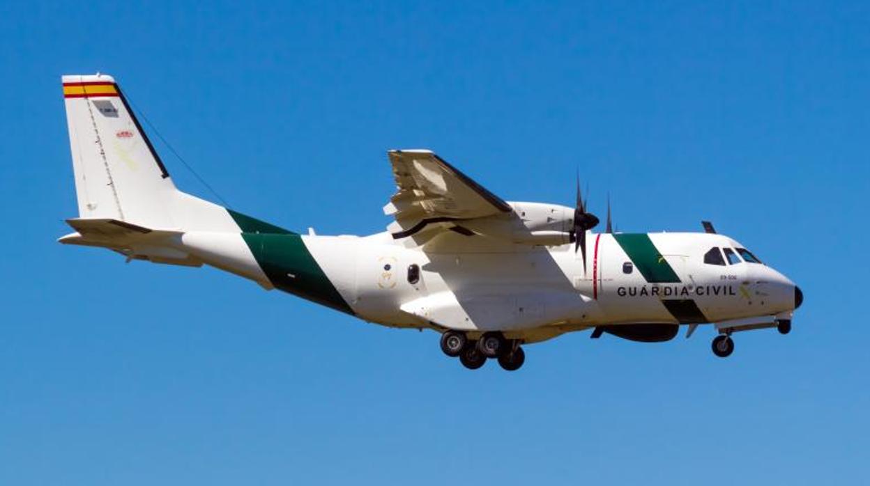 El avión pertenece al Servicio Aéreo de la Benemérita, SEAR