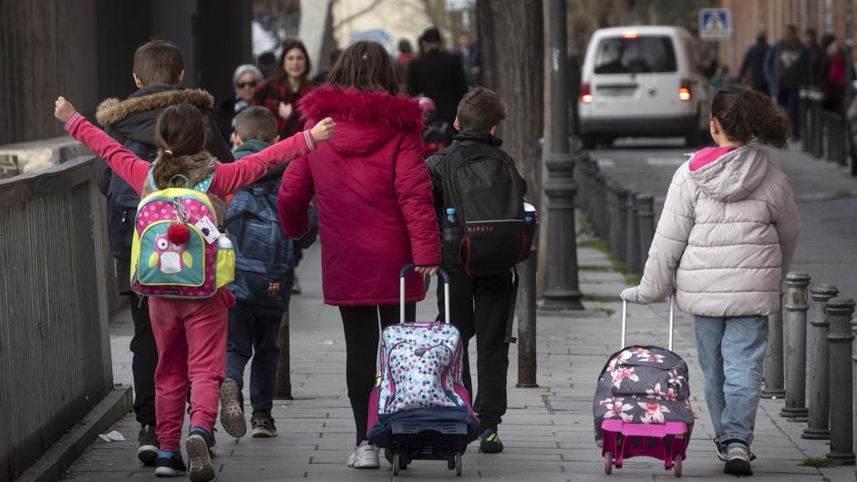 El cierre de los centros educativos pone en aprietos a los padres: «He renunciado hoy a mi trabajo»