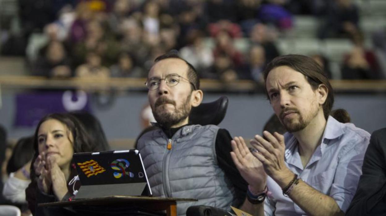 Irene Montero, Pablo Echenique y Pablo Iglesias en la segunda Asamblea Ciudadana Estatal de Podemos, en 2017