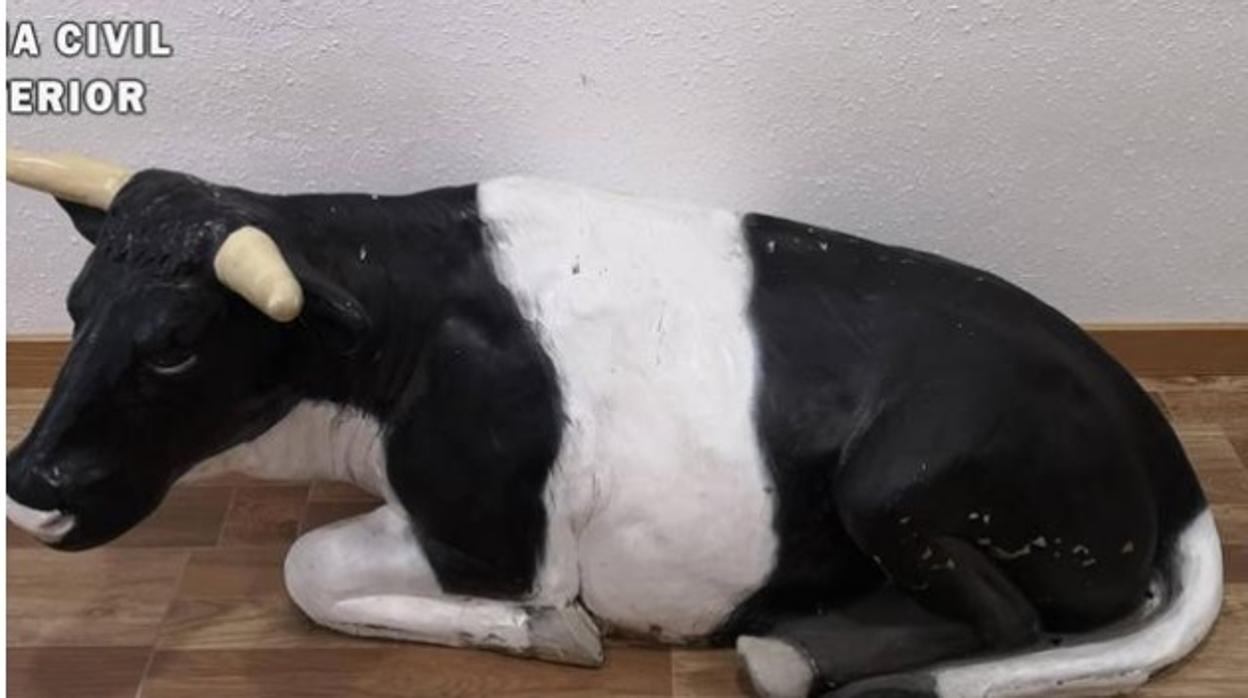 La escultura de una vaca sustraida del municipio de Valverde del Majano