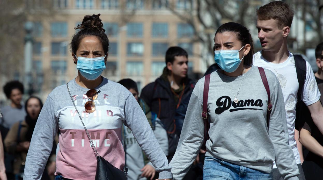 Personas protegidas por el coronavirus en Barcelona