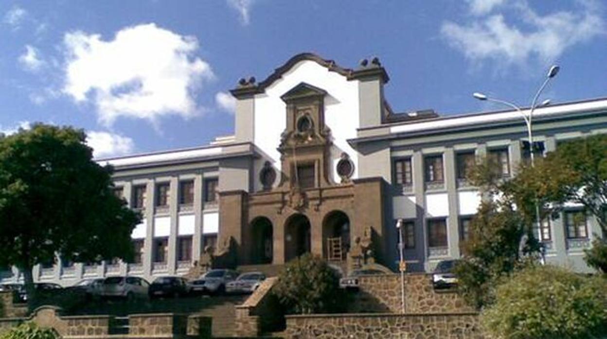 Fachada de la Universidad de La Laguna