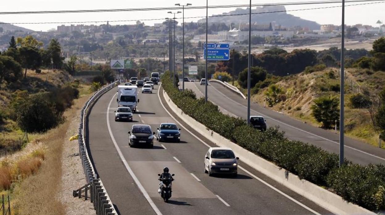 Hallan a una anciana de 78 años caminando por la autovía tras desaparecer  una noche entera