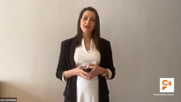 Arrimadas contesta a Sánchez vía telemática y le pide más pruebas para detectar el coronavirus