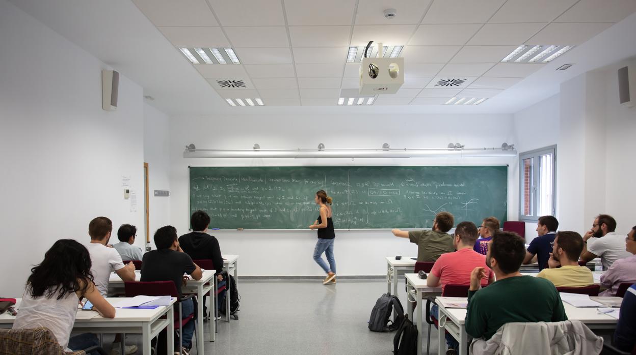 Alumnos de matemáticas durante una de sus clases