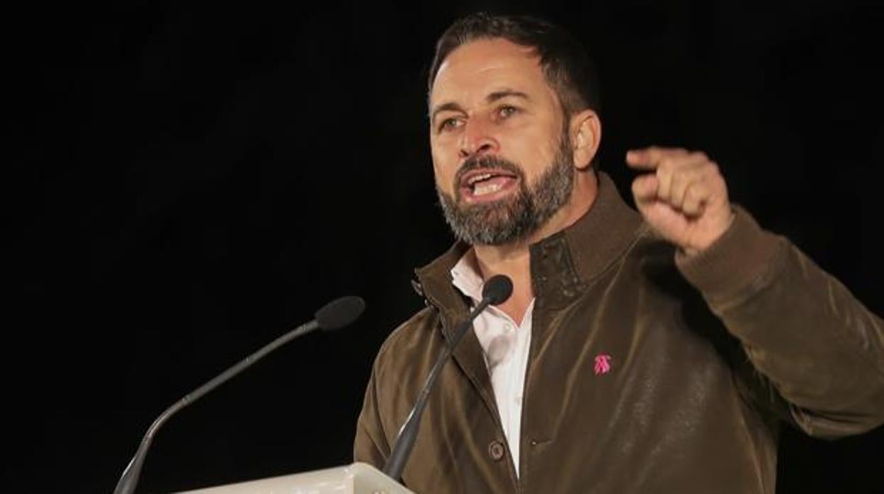 Abascal acusa al Gobierno de pagar favores «a los delincuentes golpistas» mientras hay gente muriendo