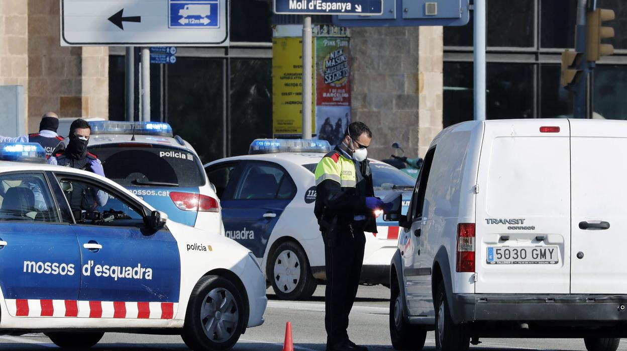 Mossos desplegados en Barcelona en el marco de la operación ORIS