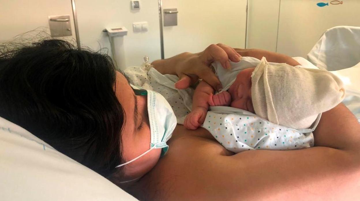 Nace Daniela, el primer bebé sano de madre con coronavirus en Cataluña