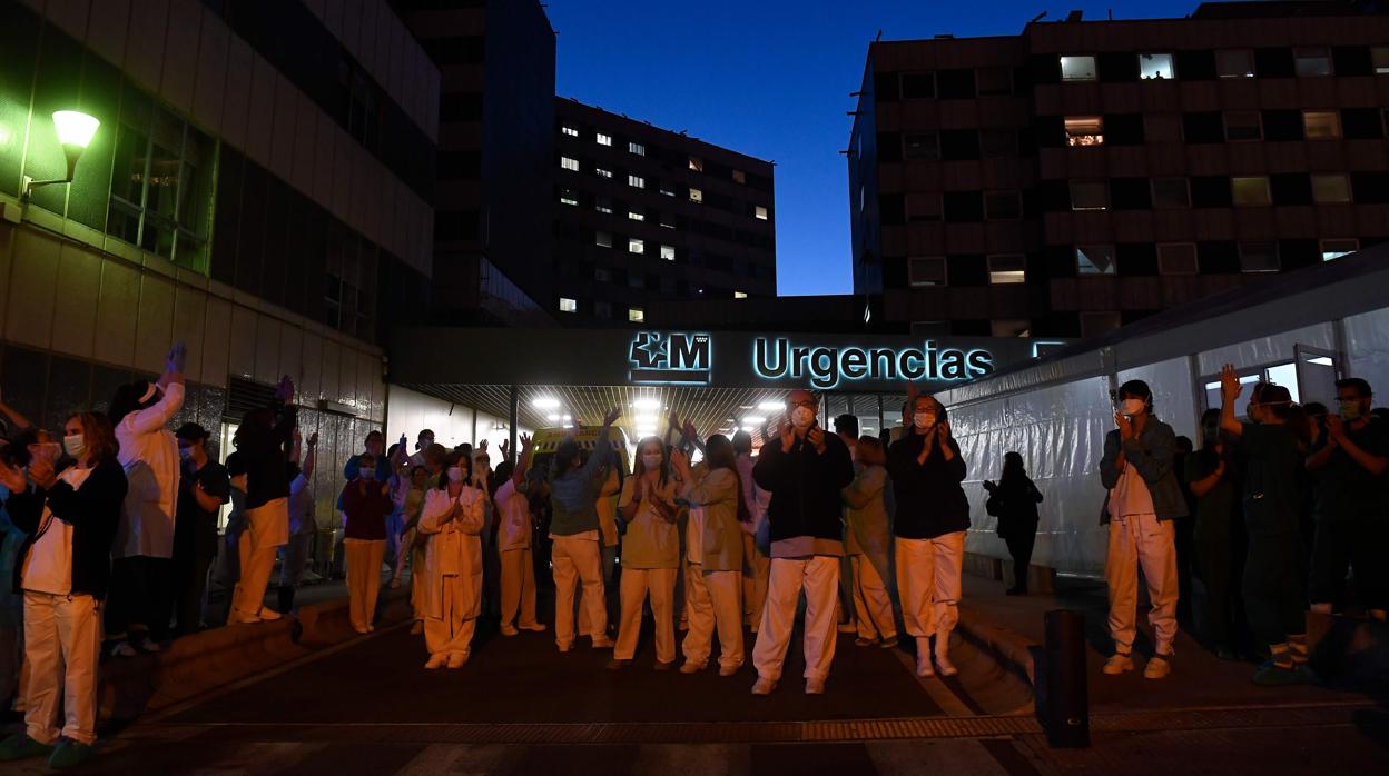 Sanitarios del hospital de La Paz agradecen el apoyo mostrado por la sociedad