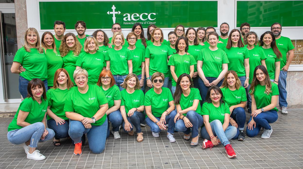 Equipo de la asociación AECC, juntos antes de la cuarentena