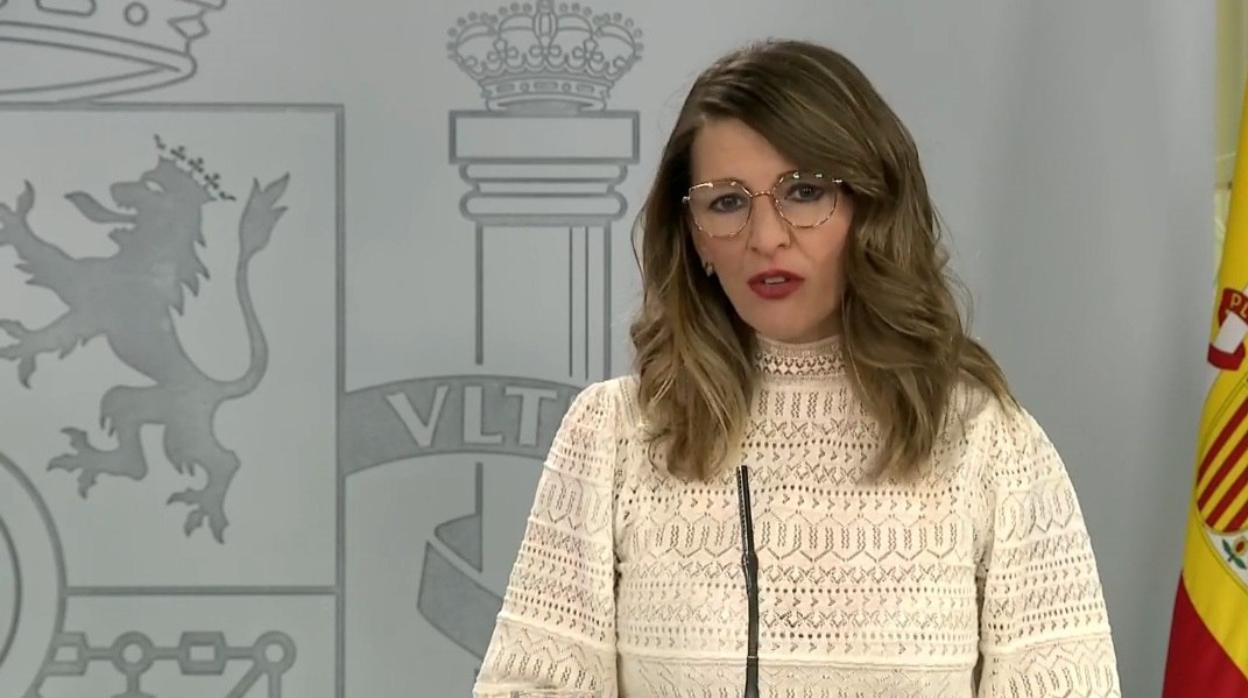 La ministra de Yolanda Díaz, durante la rueda de prensa tras el Consejo de Ministros extraordinario, este domingo