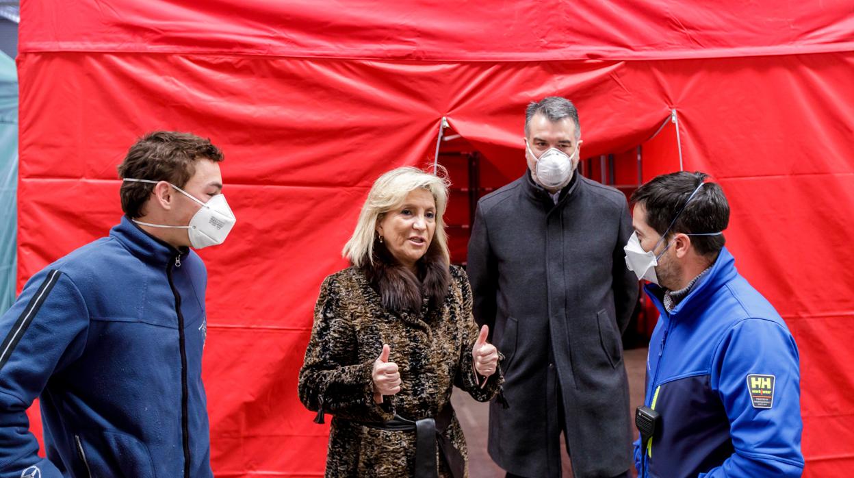 La consejera de Sanidad, Verónica Casado, visita el hospital instalado en la Feria de Valladolid