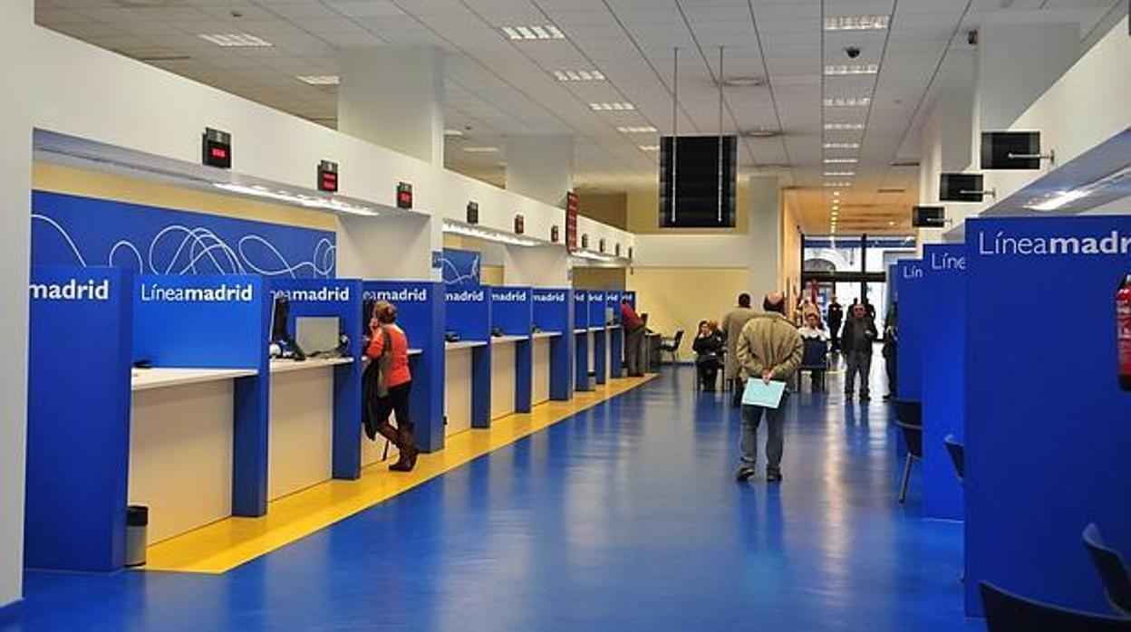 Una de las oficinas de Línea Madrid, que durante la crisis del coronavirus permanece cerrada