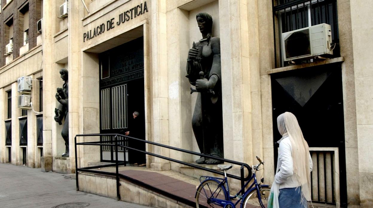 Exterior del Palacio de Justicia de Murcia