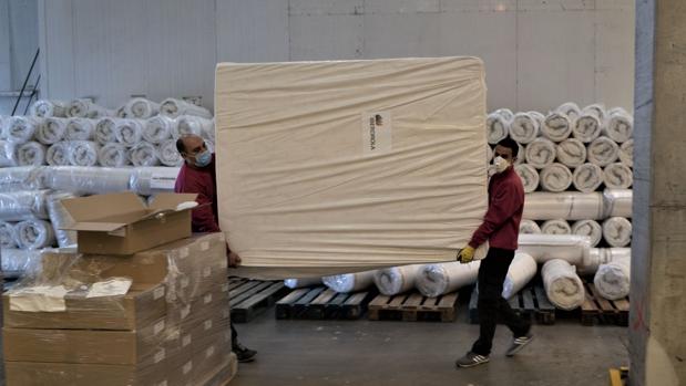 Coronavirus: Iberdrola refuerza la energía del hospital de campaña de Valencia y dona 4,6 millones de mascarillas
