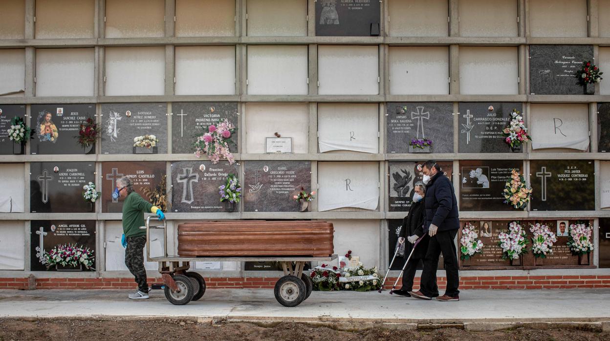 Imagen de otro entierro tomada en el Cementerio General de Valencia