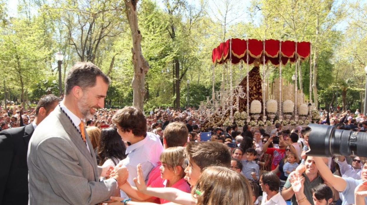 Don Felipe, en la Semana Santa de Sevilla en abril de 2015