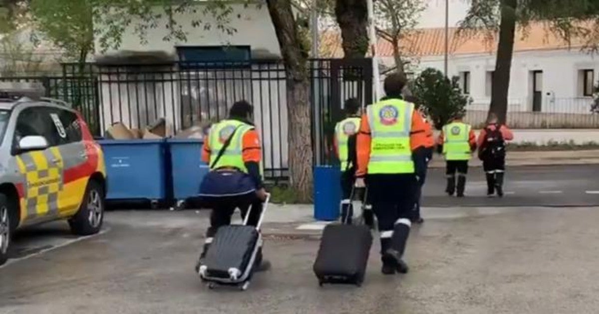 Parten hacia Segovia y Soria los dos contingentes del Samur para «reforzar» la atención en hospitales y residencias