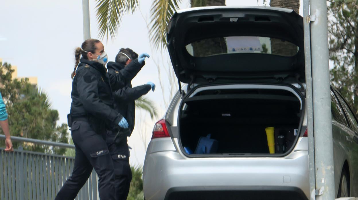 Imagen de unos agentes de la Policía Nacional tomada en Alicante