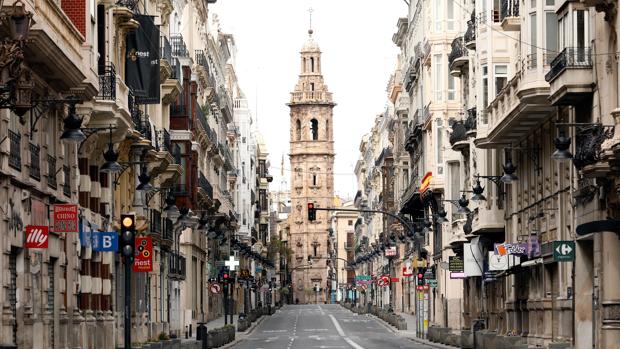 Coronavirus: Valencia celebra el Domingo de Resurrección desde los campanarios y los balcones