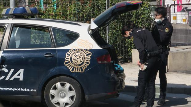 Un ladrón maniata a su compañero de robo para entregarlo a la Policía tras pelearse por el botín