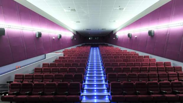 Varapalo para el cine catalán: 50 rodajes parados y pérdidas diarias de 327.000 euros en las salas