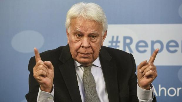 Felipe González avisa a Podemos de que no es momento de romper la Constitución: «Sánchez no debe permitirlo»