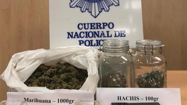 Detenido un tatuador que agredió a dos policías que acudieron a desmantelar un punto de venta de droga en su local