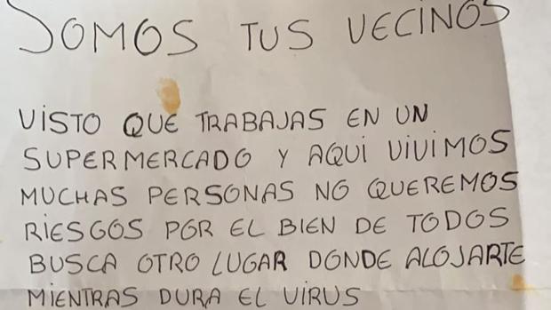 «Búscate otro lugar donde alojarte»: El mensaje a un empleado de supermercado en Noia