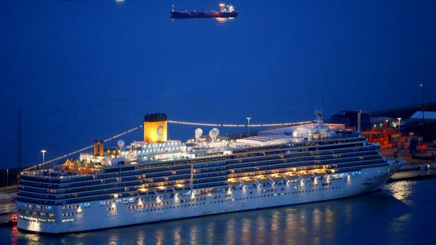 168 cruceristas del Costa Deliziosa desembarcan en Barcelona tras un mes aislados en alta mar