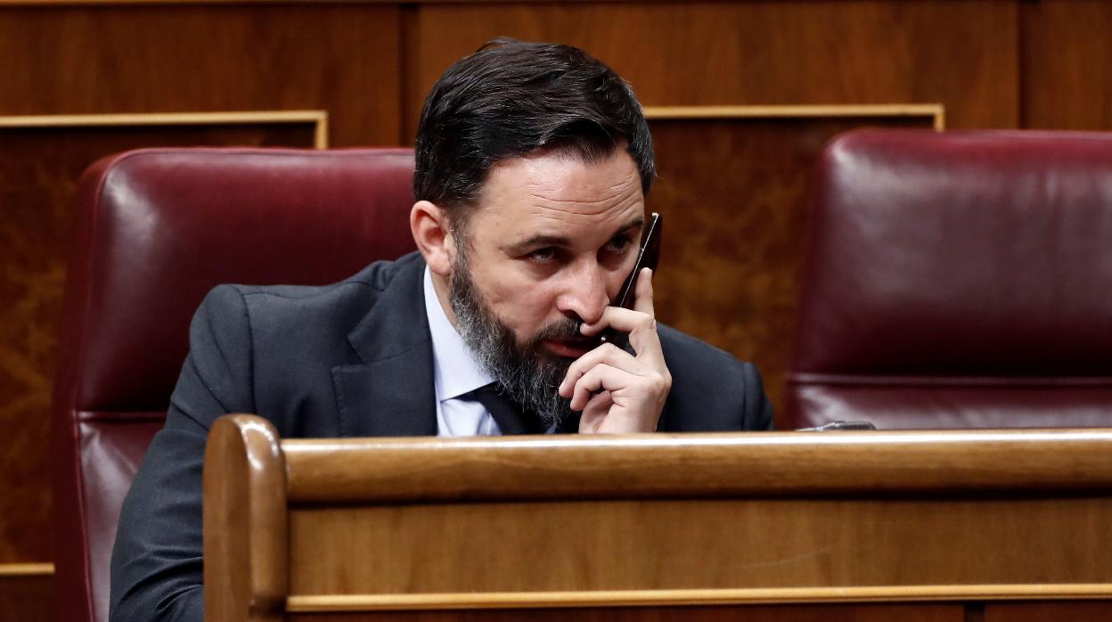 El líder de Vox, Santiago Abascal, durante el pleno celebrado este jueves en el Congreso para aprobar una nueva prórroga del estado de alarma