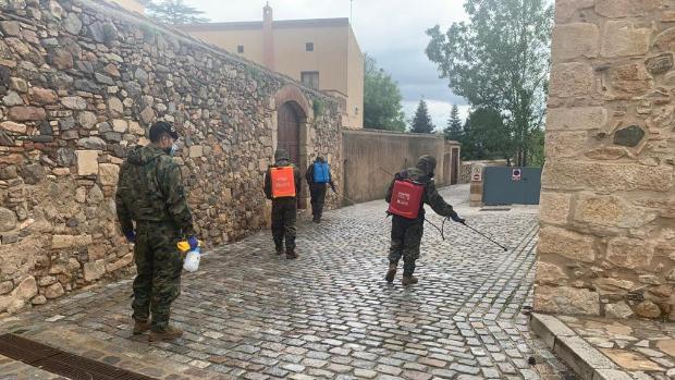 El Ejército limpia y desinfecta el monasterio de Poblet