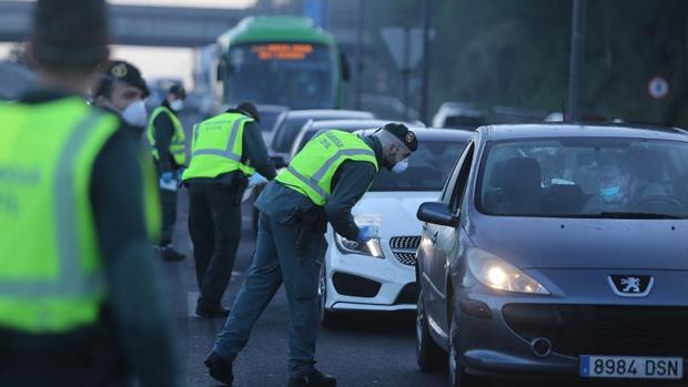 El colmo de la picaresca: cazan una taberna abierta y su dueño dice que es una tienda de alimentación