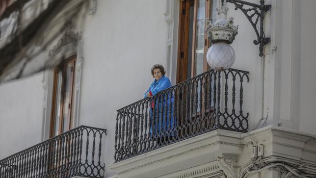 Desescalada del confinamiento: la Generalitat pedirá al Gobierno que los ancianos también puedan salir a pasear