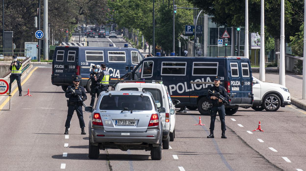 Imagen de un control de la Policía Nacional en Valencia