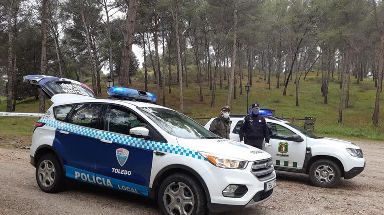 Policías y miembros de Protección Civil de Toledo