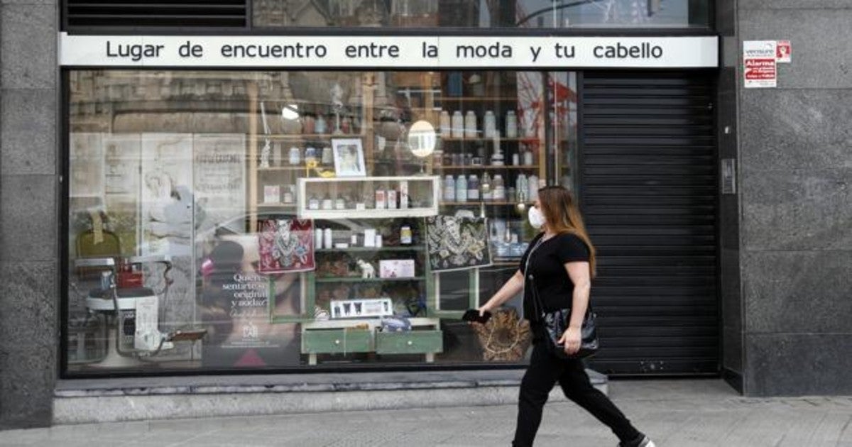 Una peluquería cerrada en Bilbao