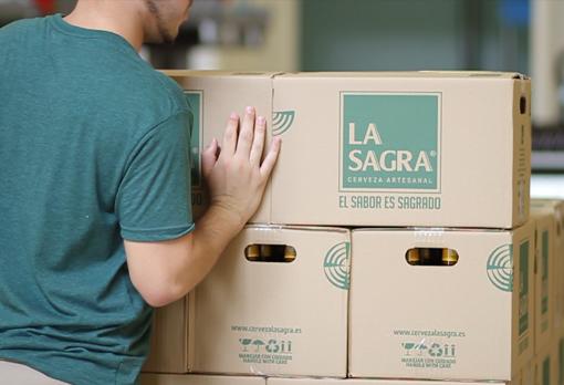 Cajas de cervezas La Sagra, preparadas para su reparto