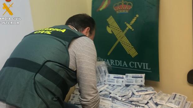 Dos detenidos en Ávila por vender mascarillas sin homologar por un valor de 300.000 euros