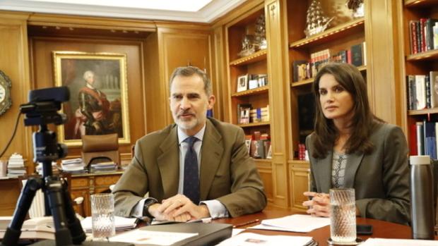 Los Reyes contactan este domingo con hospitales de Madrid y Cataluña, las comunidades más afectadas