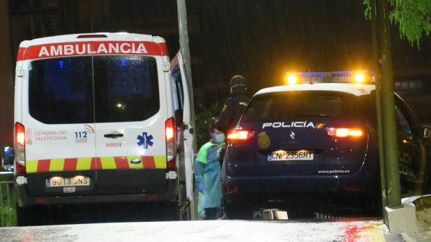 Un enfermo de Covid-19 con trastorno psicológico se escapa del hospital y se atrinchera en su casa