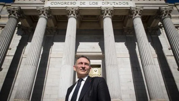 Enrique Santiago, de negociador de las FARC a reconstruir España