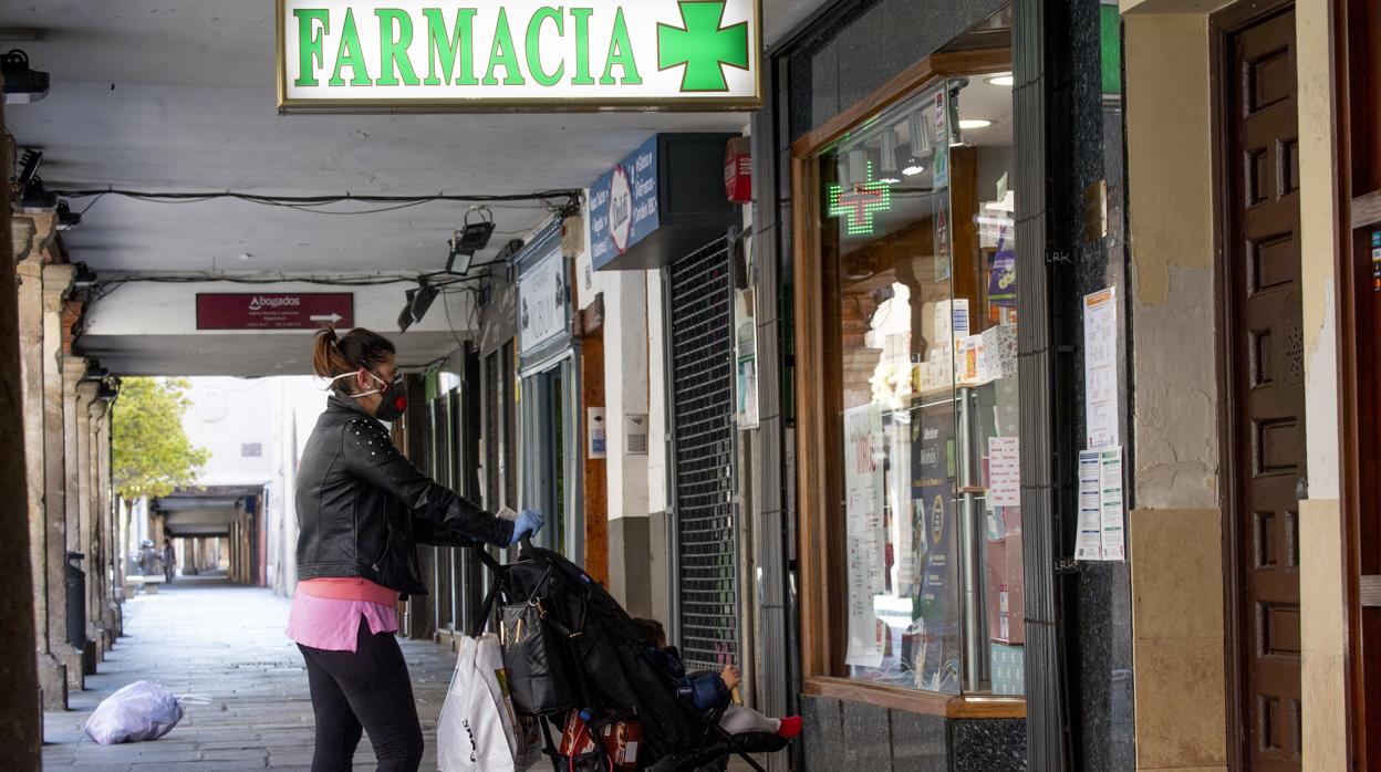 Las farmacais repartirán desde el lunes mascarillas FPP2 gratuitas a los madrileños