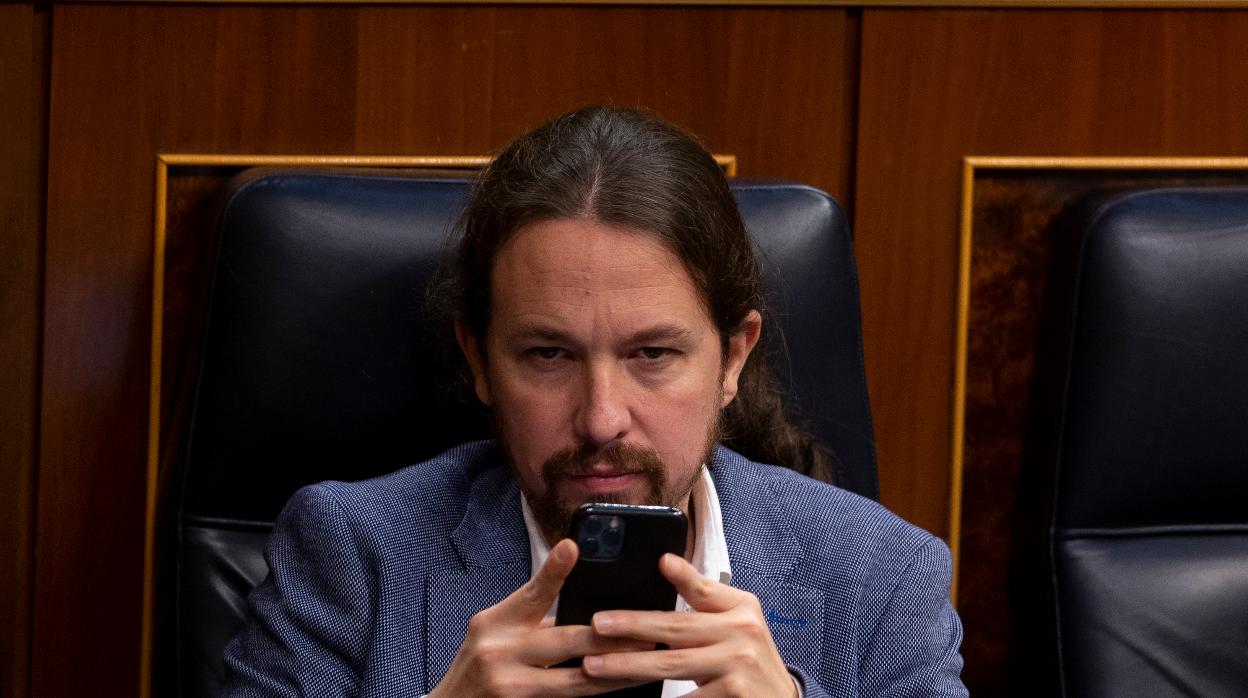 El vicepresidente segundo del Gobierno, Pablo Iglesias, durante la votación de la cuarta prórroga del estado de alarma, en el Congreso de los Diputados